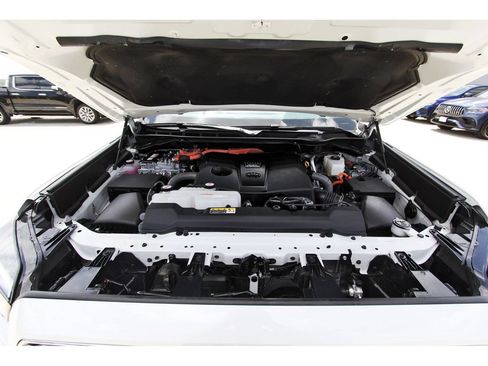 Used 2025 Toyota Sequoia Capstone w/ Tow Technology Package AWD/4WD image 35