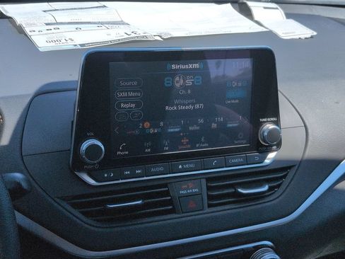 Used 2025 Nissan Altima 2.5 S FWD image 23
