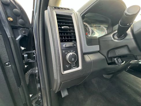 Used 2017 RAM 1500 Express image 16