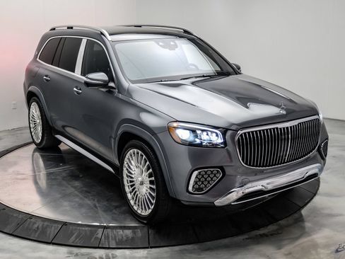 Used 2024 Mercedes-Benz Maybach GLS 600 4MATIC image 31