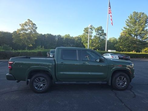 Used 2024 Nissan Frontier SV w/ SV Convenience Package AWD/4WD image 9