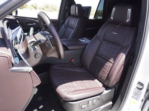 Certified 2023 Cadillac Escalade V w/ Heavy-Duty Trailer Package AWD/4WD image 15