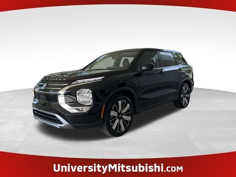 New 2025 Mitsubishi Outlander SE image 1