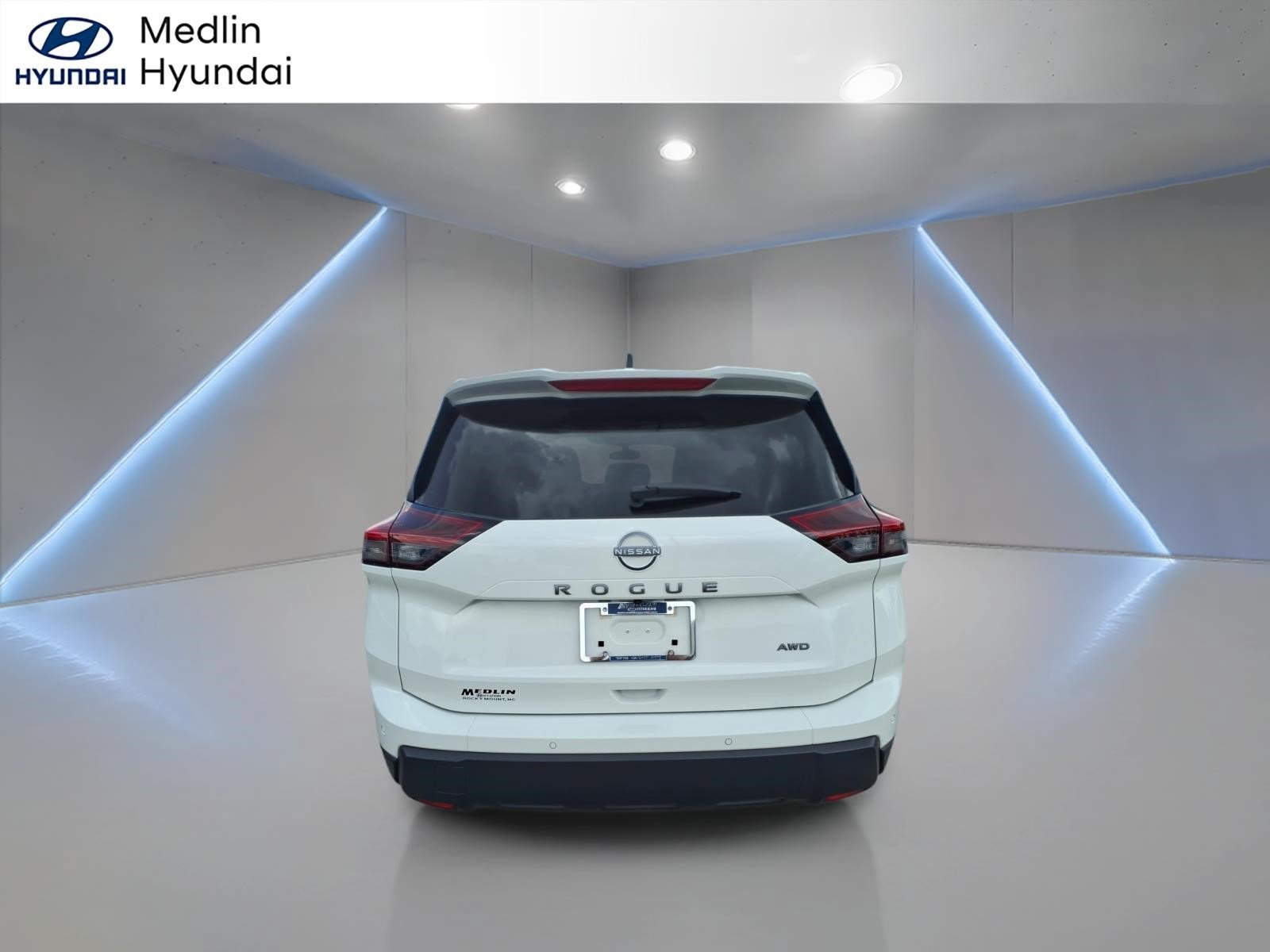 Used 2026 Nissan Rogue S AWD/4WD image 4