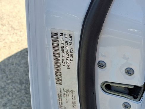 Used 2024 RAM 1500 Classic SLT image 27