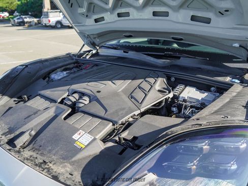 Used 2024 Porsche Cayenne S image 15