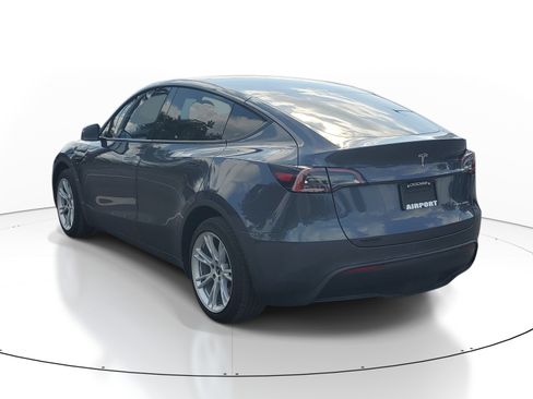 Used 2023 Tesla Model Y Long Range AWD/4WD image 5
