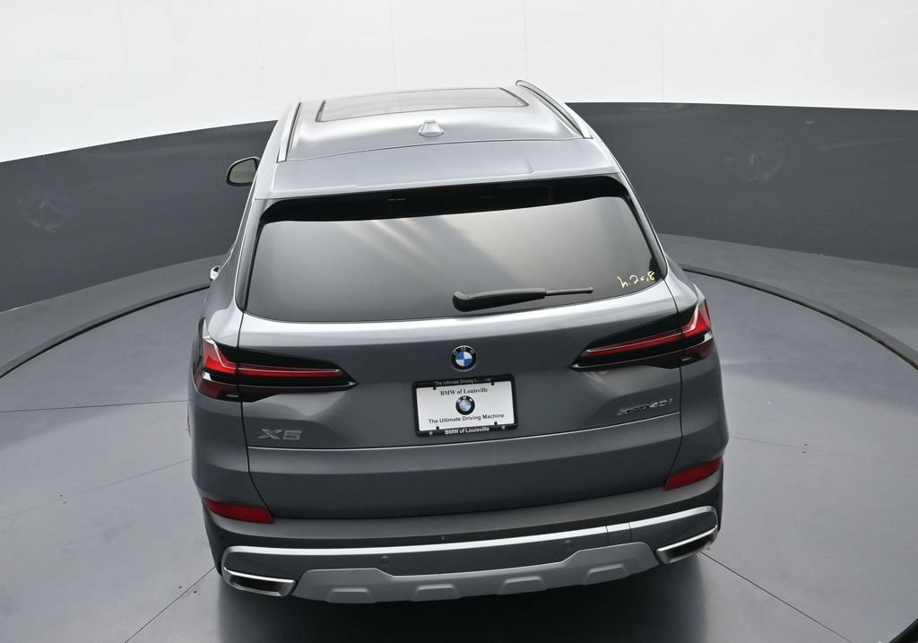 Used 2024 BMW X5 xDrive40i w/ Parking Assistance Package AWD/4WD image 33