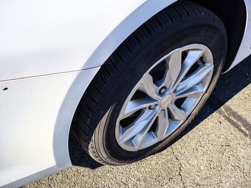 Used 2023 Chevrolet Malibu LT image 39