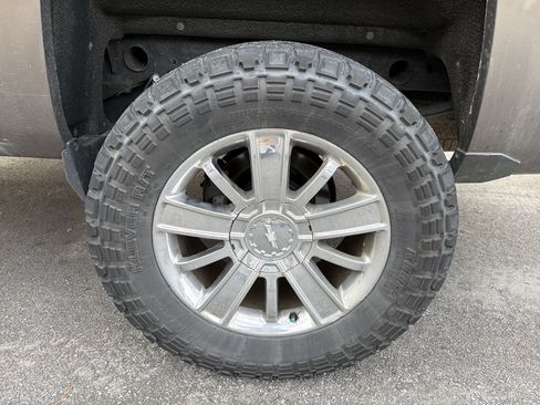 Used 2014 Chevrolet Silverado 1500 High Country w/ High Country Premium Package image 14