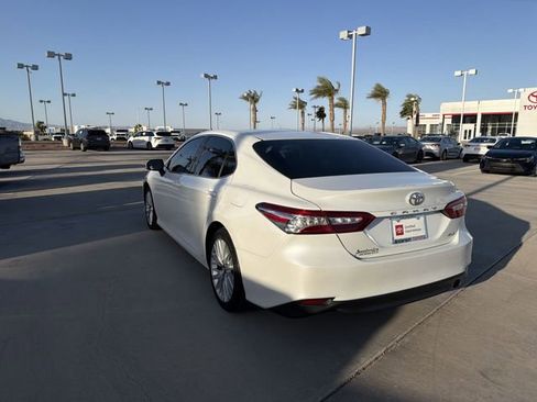 Certified 2018 Toyota Camry XLE image 7