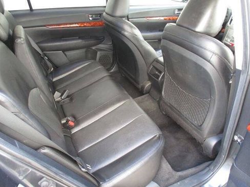 Used 2011 Subaru Outback 2.5i Limited AWD/4WD image 14