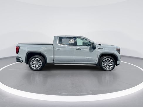 Used 2025 GMC Sierra 1500 Denali w/ Denali Reserve Package AWD/4WD image 10