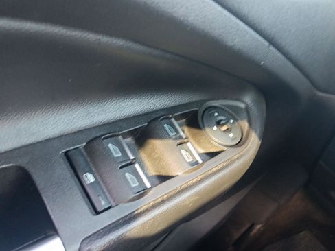 Used 2019 Ford Escape Titanium image 23