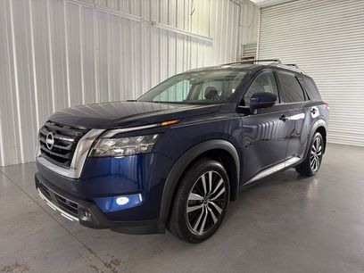 Used 2024 Nissan Pathfinder Platinum w/ Cargo Package