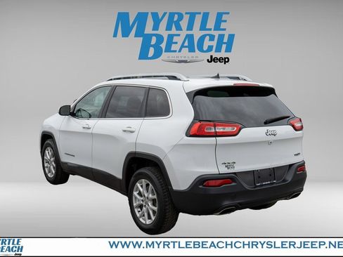Used 2017 Jeep Cherokee Latitude w/ True North Edition image 4