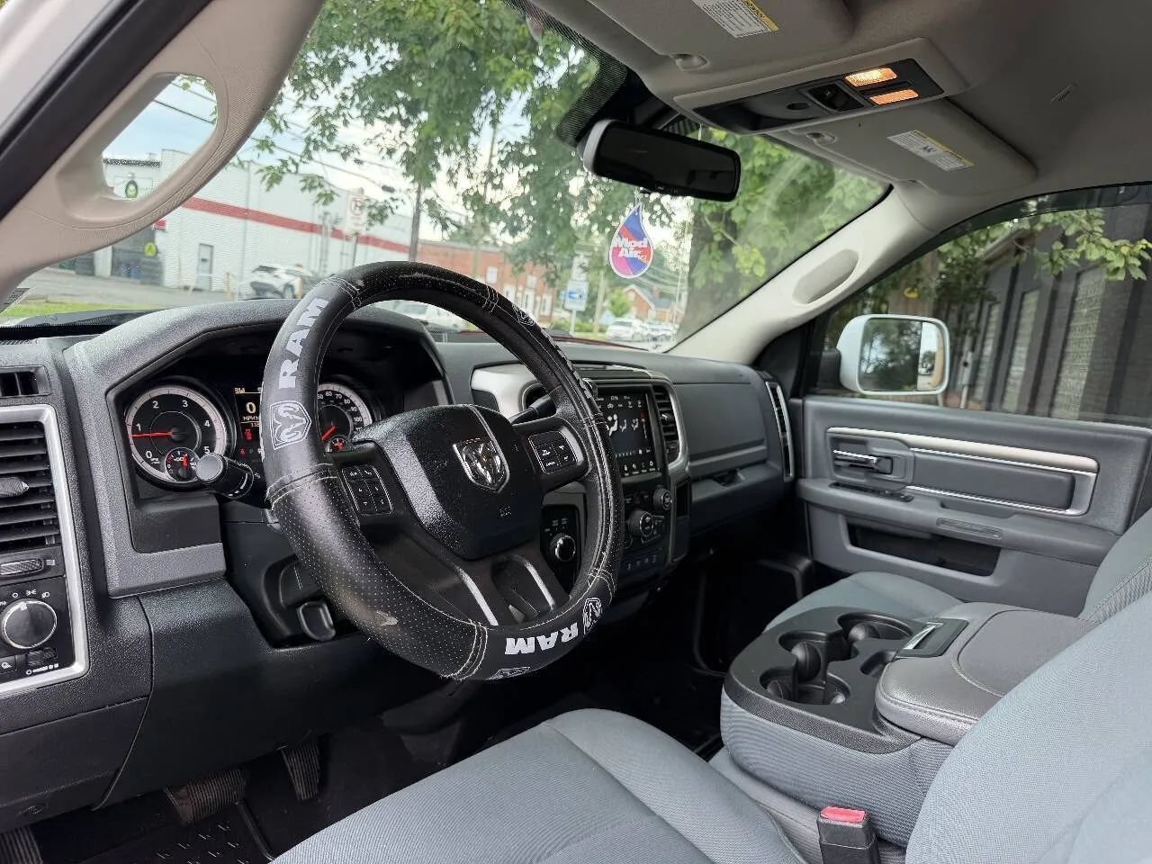 Used 2018 RAM 2500 SLT AWD/4WD image 18