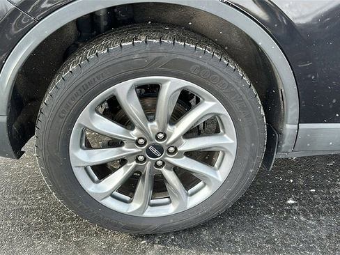 Used 2021 Lincoln Corsair Standard w/ Premium Package image 9