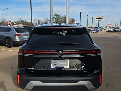 New 2026 Volkswagen Tiguan SE image 6