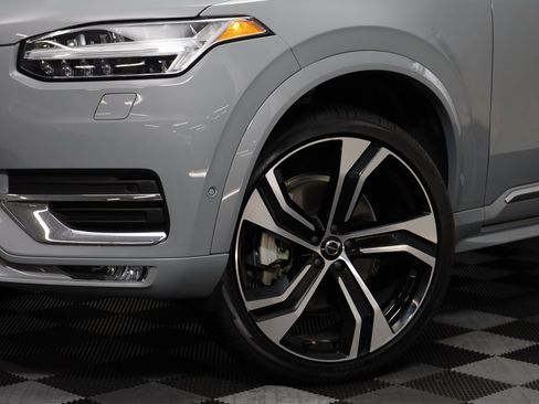Used 2024 Volvo XC90 B6 Ultimate w/ Lounge Package image 3