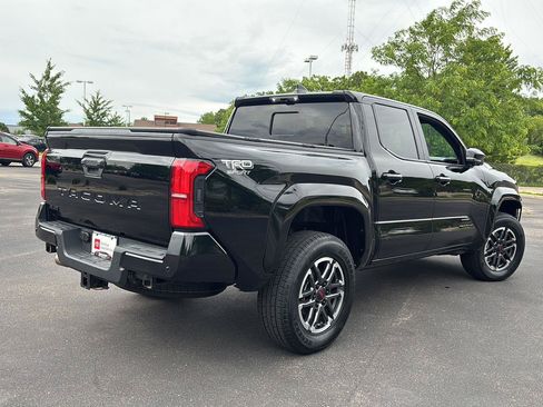 Used 2024 Toyota Tacoma TRD Sport w/ TRD Sport Premium Package AWD/4WD image 18