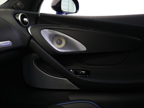 Used 2023 McLaren GT RWD image 31