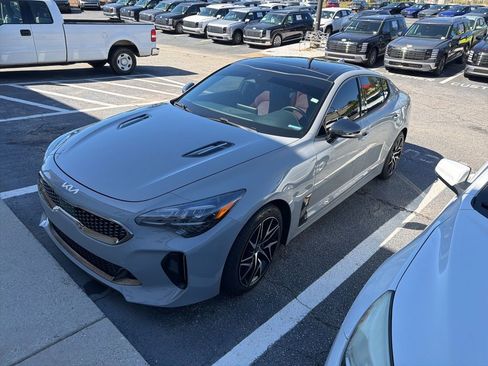 Used 2023 Kia Stinger GT-Line w/ Sun & Sound Package RWD image 2