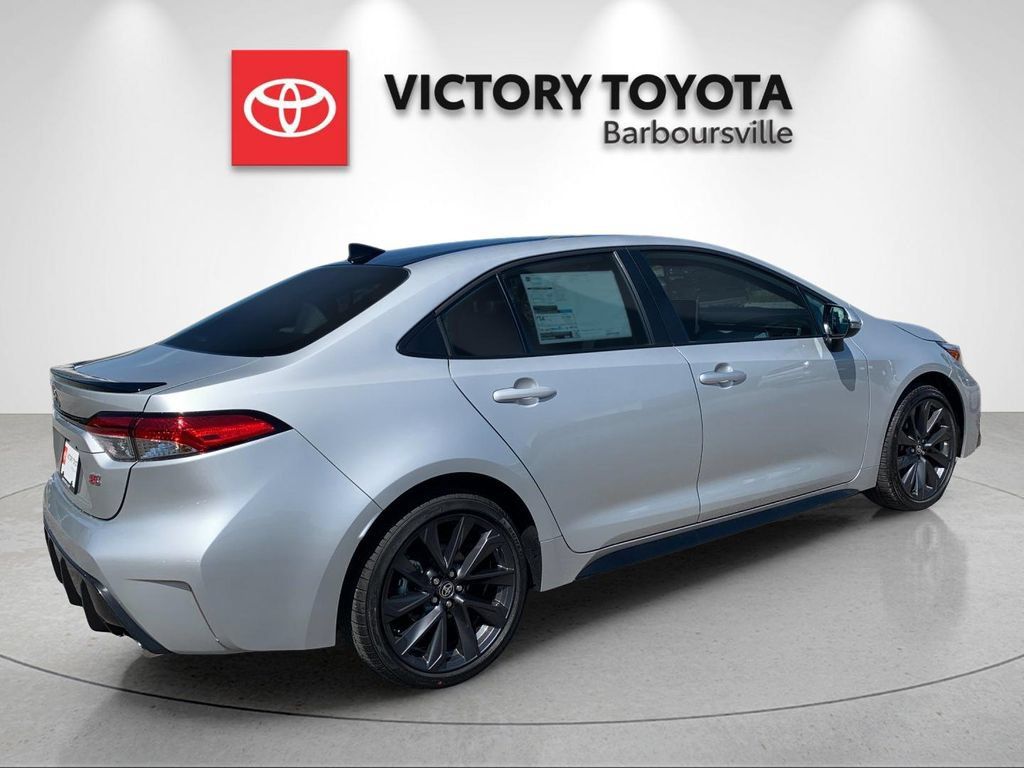 Used 2026 Toyota Corolla SE w/ SE Package FWD image 7