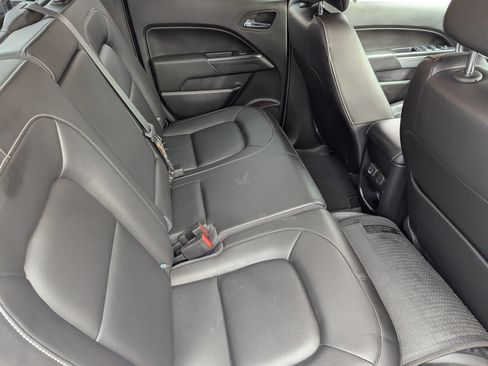 Used 2022 Chevrolet Colorado LT w/ Luxury Package image 11