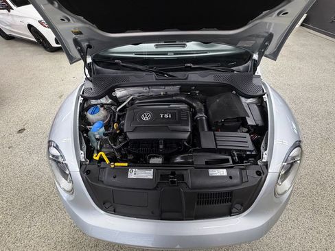 Used 2016 Volkswagen Beetle 1.8T S FWD image 34