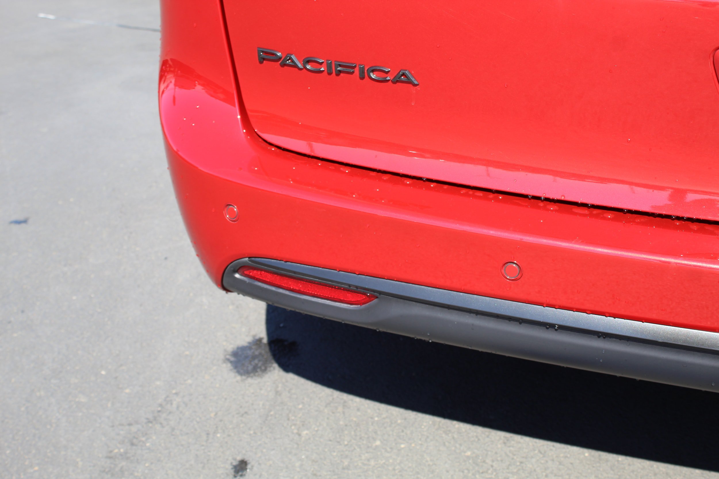 Used 2025 Chrysler Pacifica Select w/ Fav Edition Package FWD image 16