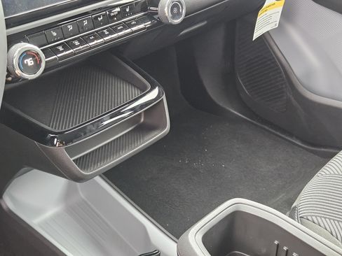 New 2027 Chevrolet Bolt LT w/ Comfort Package FWD image 15