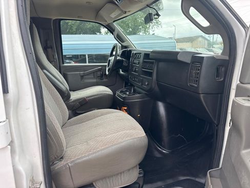 Used 2018 Chevrolet Express 3500 LT w/ LT Preferred Equipment Group RWD image 30