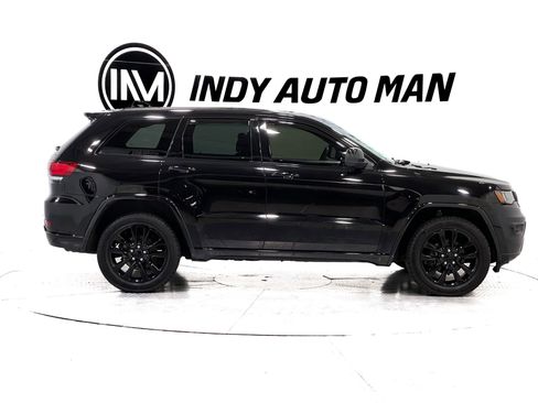 Used 2019 Jeep Grand Cherokee Altitude image 3