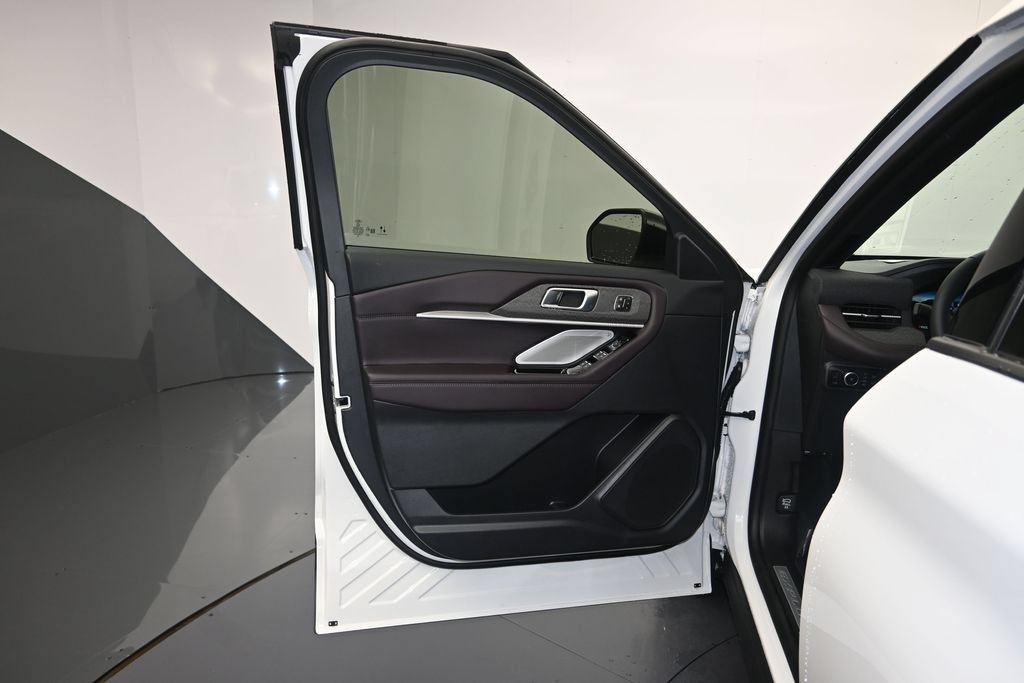 New 2026 Ford Explorer Platinum RWD image 10