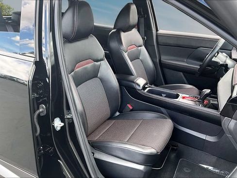 Certified 2025 Nissan Kicks SR AWD/4WD image 27