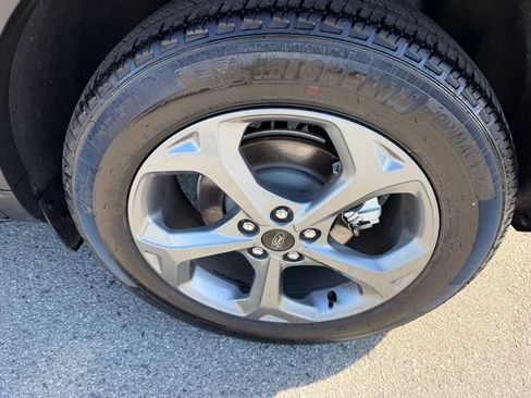 Used 2025 Ford Escape ST-Line image 13