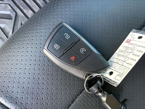 Used 2025 Chevrolet Colorado Trail Boss image 14