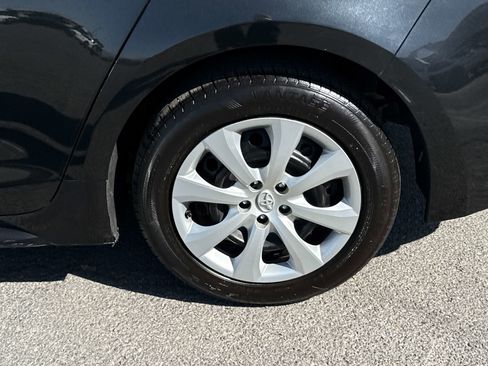 Used 2022 Toyota Corolla LE FWD image 7