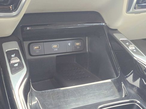 Used 2022 Kia Sorento SX Prestige w/ Panoramic Sunroof Package AWD/4WD image 31