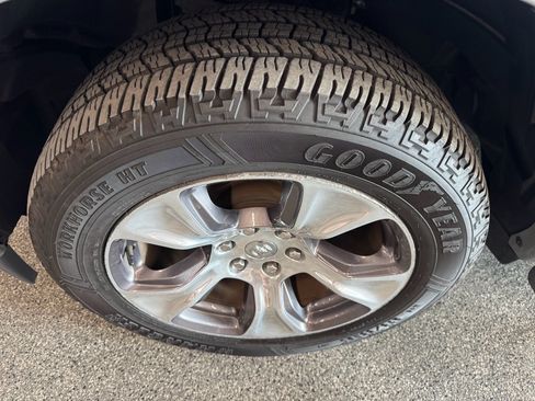 Used 2021 RAM 1500 Laramie AWD/4WD image 14