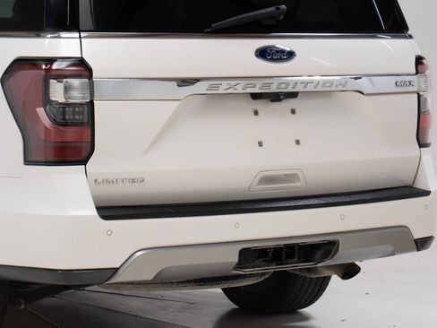 Used 2018 Ford Expedition Max Limited w/ Equipment Group 301A RWD image 11