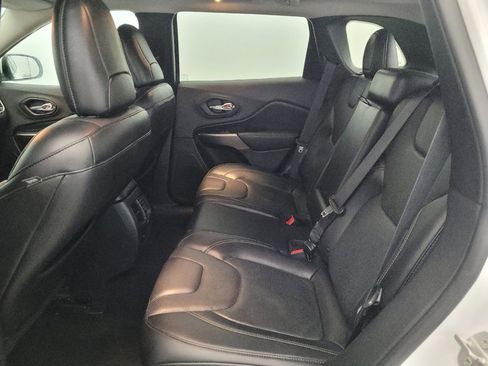 Used 2019 Jeep Cherokee Limited AWD/4WD image 18