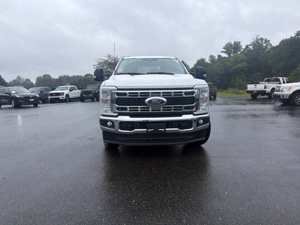 Used 2024 Ford F250 XLT w/ FX4 Off-Road Package AWD/4WD image 2