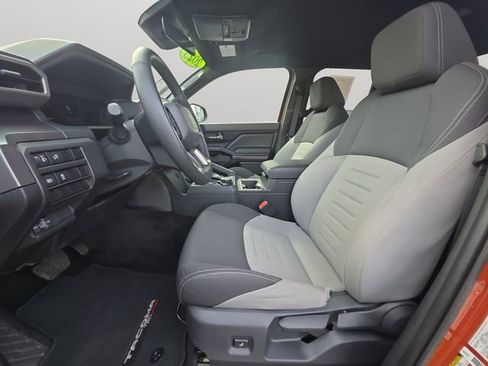 Used 2025 Toyota Tacoma TRD Off-Road image 10