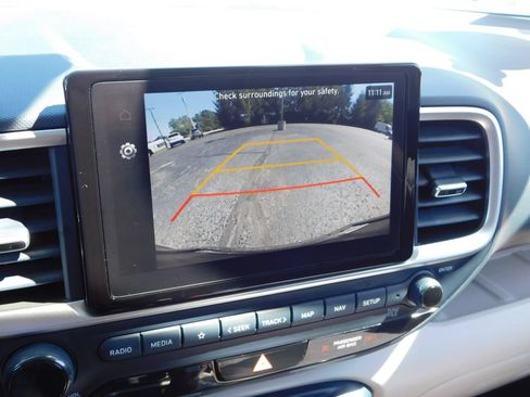 Used 2025 Hyundai Venue Limited FWD image 34