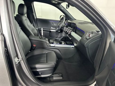 Used 2023 Mercedes-Benz EQB 250+ image 27