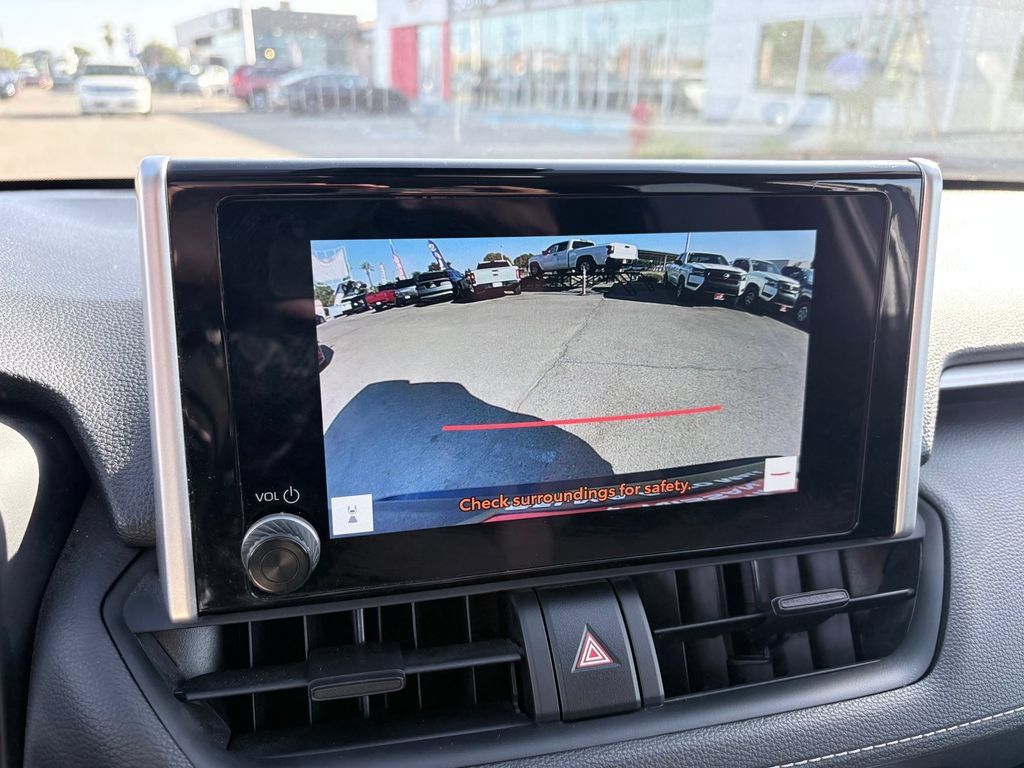 Used 2024 Toyota RAV4 XLE FWD image 18