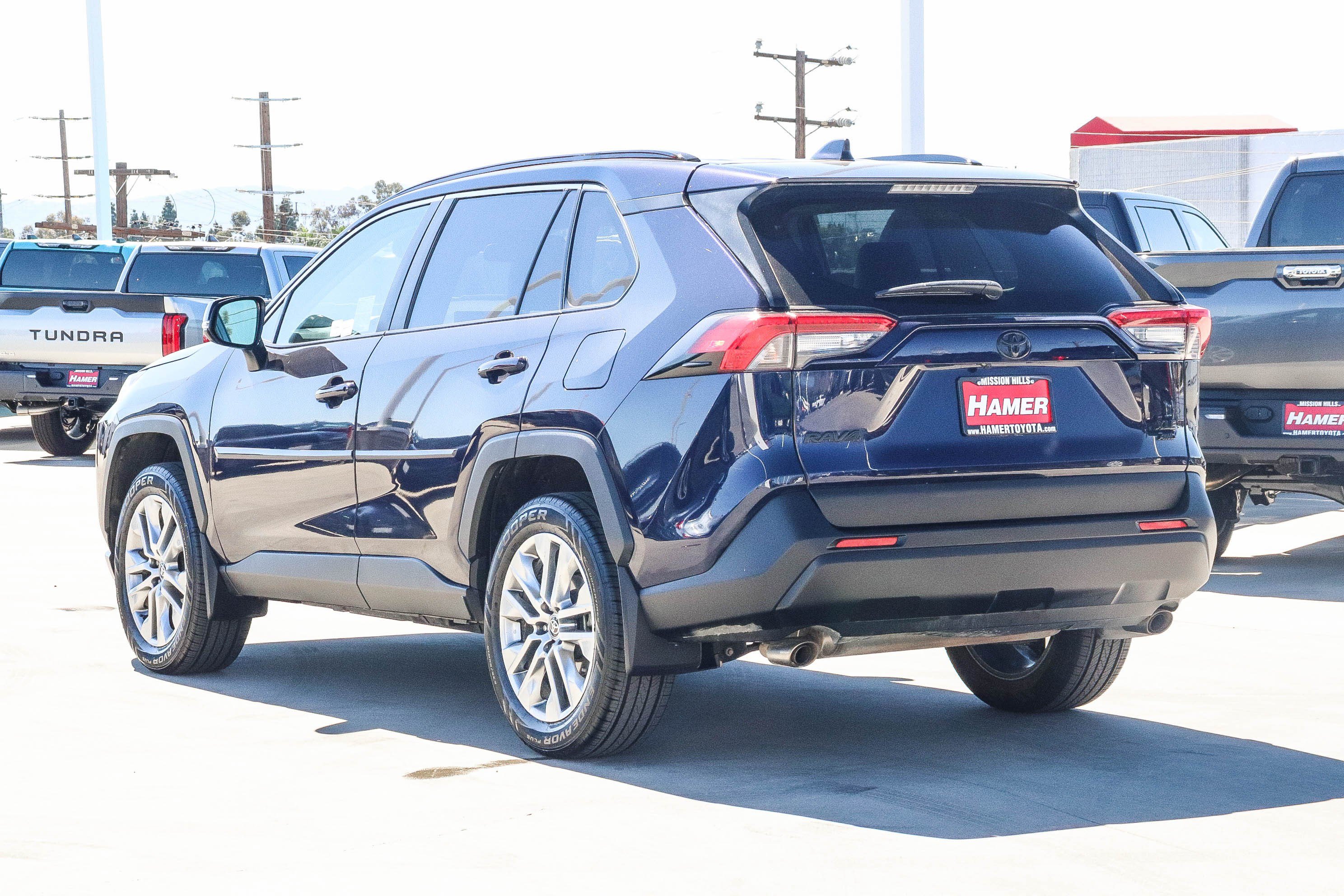 Certified 2022 Toyota RAV4 XLE Premium AWD/4WD image 5