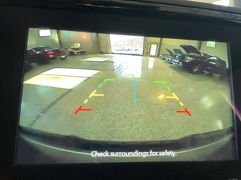 Used 2024 Nissan Frontier SV w/ Hardbody Edition image 10